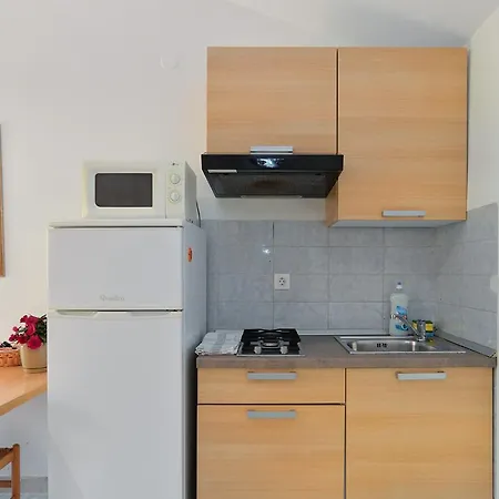 Marijan 105 Πούλα